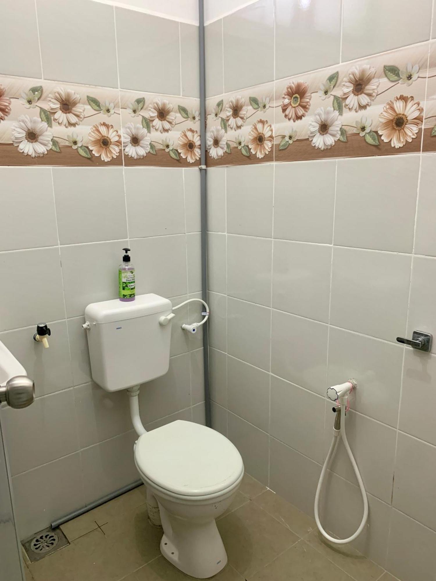 Homestay Cikgu Nora Near Uthm Kptm Kktm Ipg Moslim Onli Kampong Seri Gading Екстериор снимка