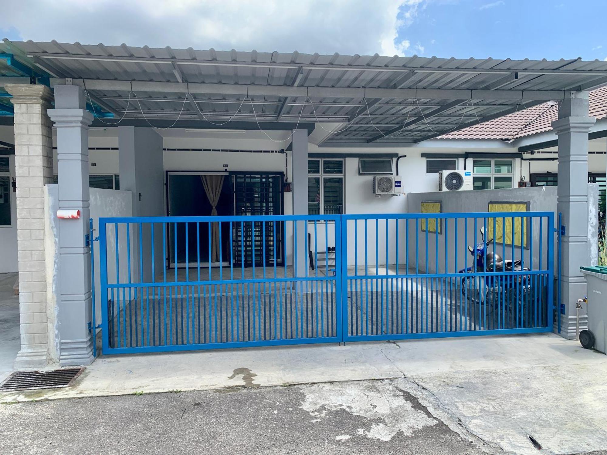 Homestay Cikgu Nora Near Uthm Kptm Kktm Ipg Moslim Onli Kampong Seri Gading Екстериор снимка